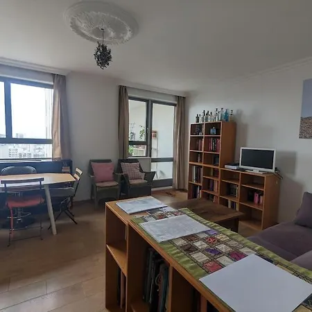 아파트 Large With Terrace For Up To 4 People