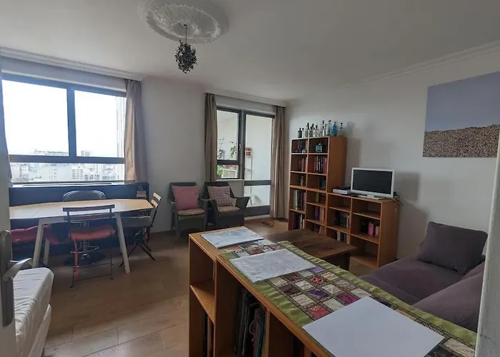 Διαμέρισμα Large With Terrace For Up To 4 People