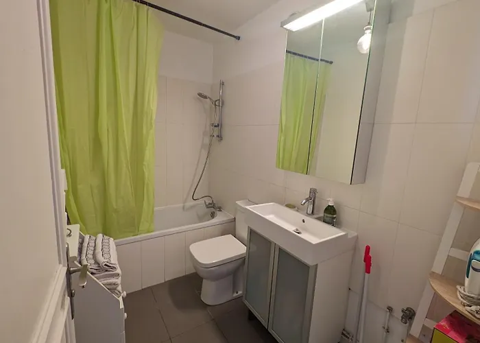 Διαμέρισμα Large With Terrace For Up To 4 People