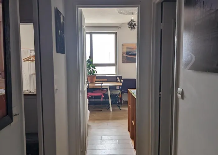 Διαμέρισμα Large With Terrace For Up To 4 People *