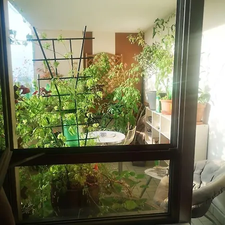דירה Large Studio With Terrace For Up To 4 People פריז