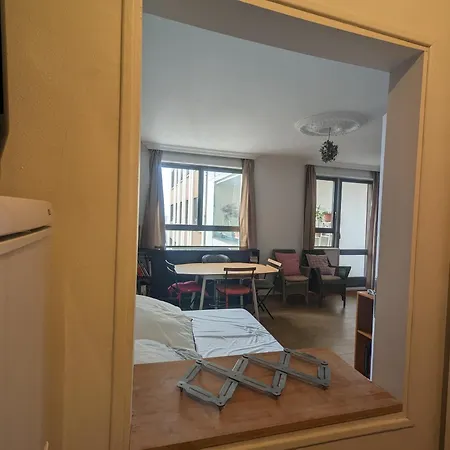 Large Studio With Terrace For Up To 4 People * פריז